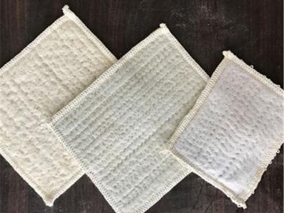 源头厂家出售 膨润土防水毯 人工湖 垃圾填埋场施工 钠基膨润土防水毯图1