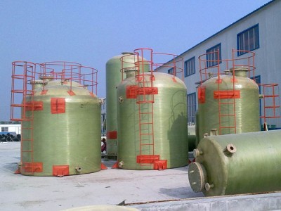 贵裕  玻璃钢储罐  **硫硝酸储罐  立式化工容器  酸碱消防水储罐