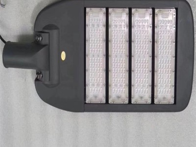 供应新款自带散热器模组路灯外壳 LED路灯灯头 厂价直销灯具外壳 LED灯具外壳