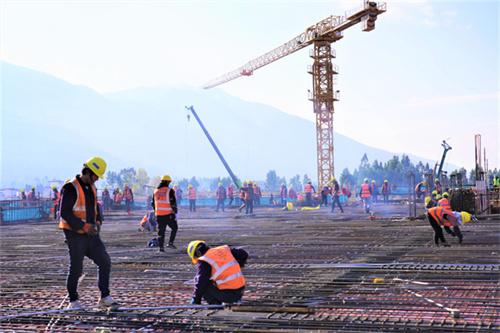丽江机场改扩建项目加紧施工