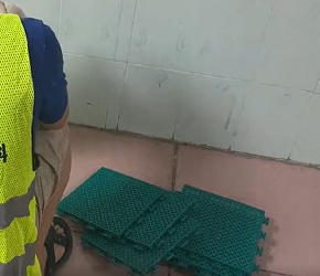 悬浮式拼装地板安装施工视频教程