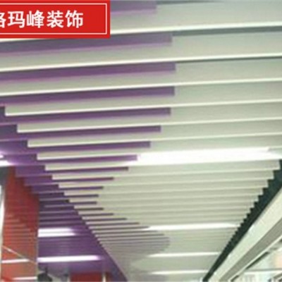 加油站铝扣板吊顶 白色防风长条形铝扣板 顶棚厂房高边铝扣板装饰图4