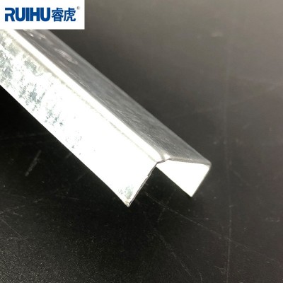 轻钢龙骨38主骨卡式建筑工程用吊顶隔墙副骨穿心龙骨U型轻钢龙骨图3
