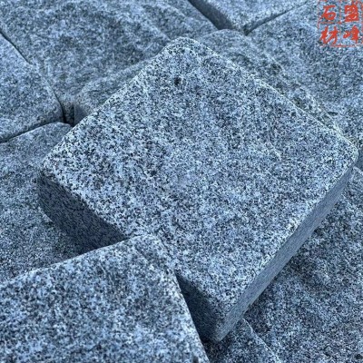 芝麻黑马蹄石花岗岩自然面广场小区复古建筑地铺石块芝麻灰小料石图1