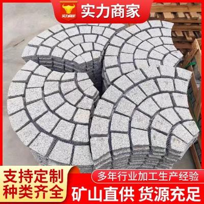 石材芝麻黑火烧面花岗岩自然面弹石小料石中国黑小方块芝麻灰