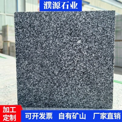 花岗岩芝麻黑火烧板广场道路铺地深灰色石材荔枝面芝麻黑广场板图3