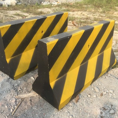 隔离水泥墩预制品 交通防撞公路隔离墩道路施工隔离墩 混泥土墩子图4