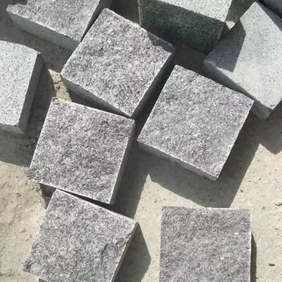 芝麻黑芝麻灰中国黑花岗岩火烧荔枝自然面小料石小方块马蹄石材图2