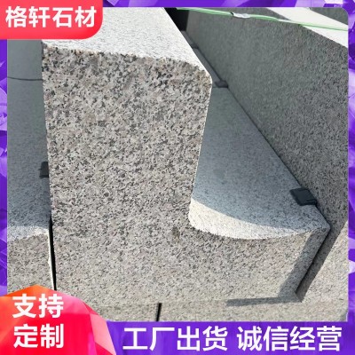五莲灰异形路缘石 花岗岩弧形倒角路沿石 大理石山东火烧面路牙石图1