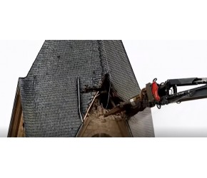 拆楼机拆除建筑，三十多米的建筑，几十分钟全部搞定